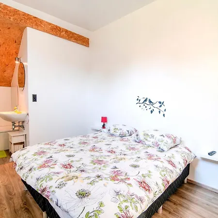 Liege Near Circuit بيت للعطل Burnenville